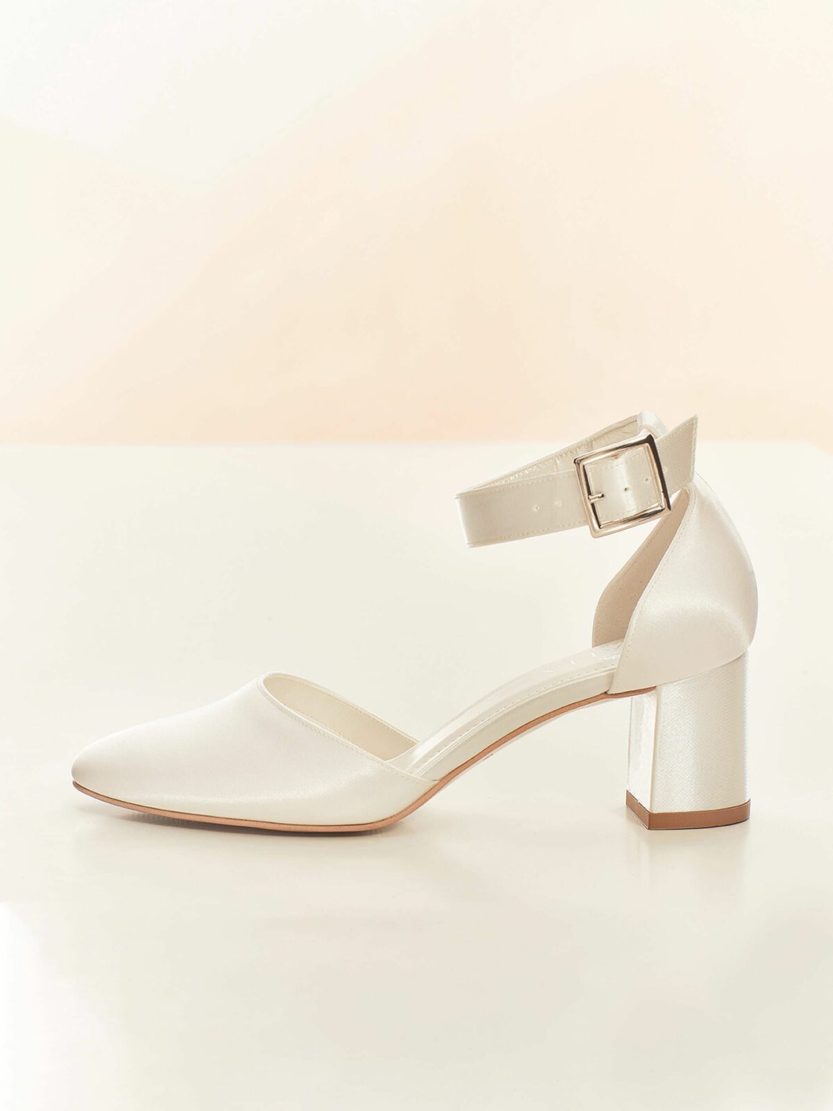 vera avalia bridal shoes 3